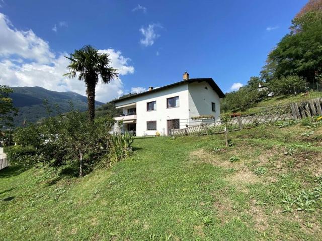 CASA BIFAMILIARE 8.5 LOCALI CON TERRENO EDIFICABILE A LAMONE