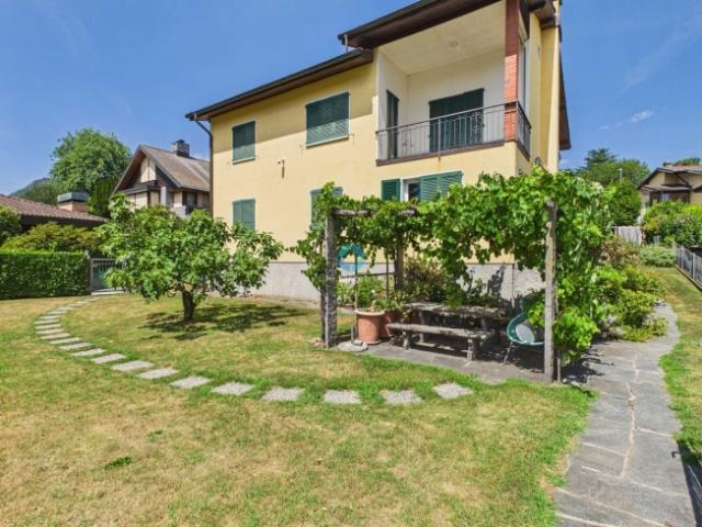 Casa bifamiliare 9 locali con giardino a Ponte Capriasca