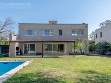 ALQUILER MODERNA CASA BARRIO CERRADO BOSQUE CHICO. KM 38,5 PANAM RAMAL PILAR