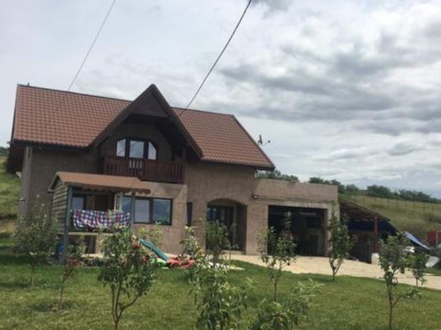Casa cu mansarda,terasa,se inchiriaza pentru organizarea de petreceri