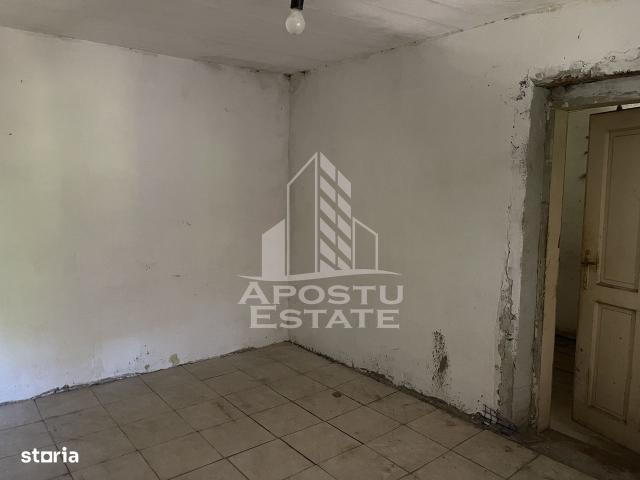 Casa cu etaj Ronat tren 750 mp