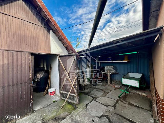 Casa cu 2 camere, 1472mp in Battanya