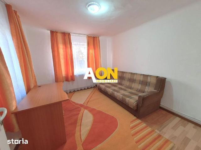 Casa cu 2 camere, 300 mp teren, pretabila pt. muncitori, Cetate
