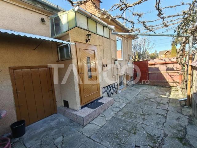 Casa cu 3 camere si pivnita de inchiriat in Sibiu zona linistita