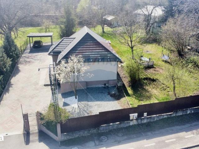 Casa cu 3 camere si 1500mp teren de inchiriat in Faget