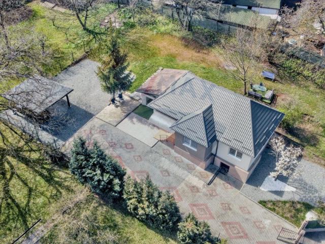 casa cu 3 camere si 1000mp teren de inchiriat in faget