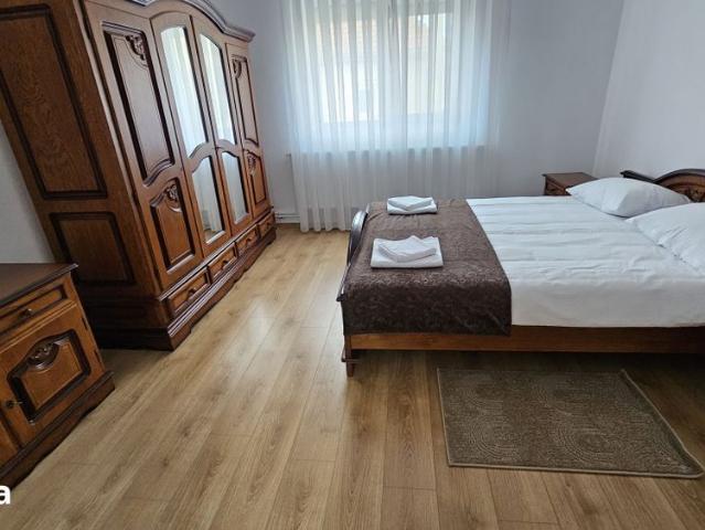 Casa cu 3 dormitoare de inchiriat in zona Iosia strada Zarandului