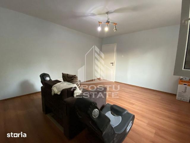 Casa cu 4 camere, curte proprie, Ghiroda