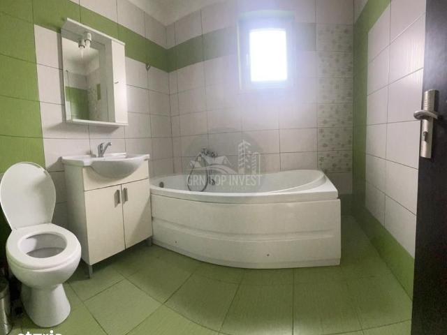 Casa cu 4 camere si tersa in Sura Mare