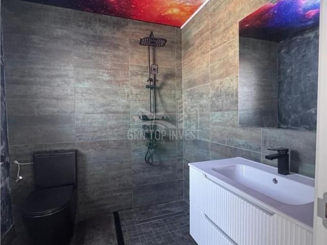Casa cu 4 camere si 3 bai pretabila birouri in Sura Mare