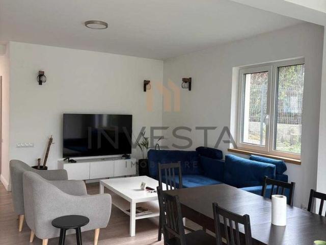 Casa cu 7 camere si terasa de 30 mp de inchiriat, zona Gruia