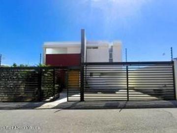 Casa, cuarto de servicio, sotano, 3 recamaras Balcones del Acueducto. VENTA