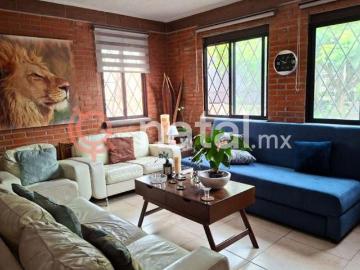 CASA CAMPESTRE CON PALAPA Y ALBERCA EN VENTA, frente a Puerto Interior
