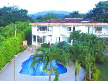 Casa Campestre En Venta En Guadalajara De Buga En Via Nacional Guacari Buga V340161