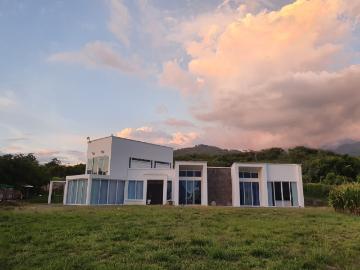 Casa Campestre En Venta En El Cerrito En. V213169