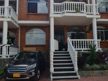 Casa Campestre En Venta En Sasaima En Conjunto Palma Real V263716