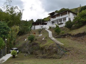 CASA CAMPESTRE en ARRIENDO vereda, La Cumbre