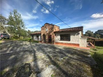 Casa campestre en arriendo, vereda Las Palmas, Envigado