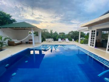 Casa Campestre en Arriendo en Ricaurte, Cundinamarca por $1300
