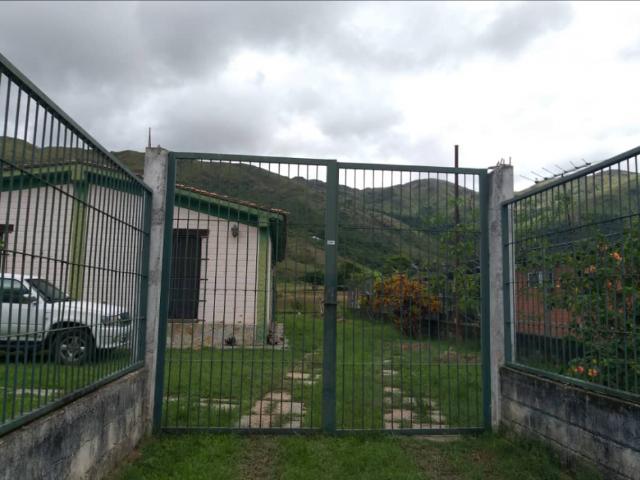 CASA CAMPESTRE EN LA COLONIA DE CHIRGUA CARABOBO 23 08