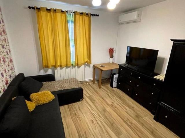 CASA CASATORIILOR 3 CAMERE CU CURTE SEPARATA, GAZE 850EURO