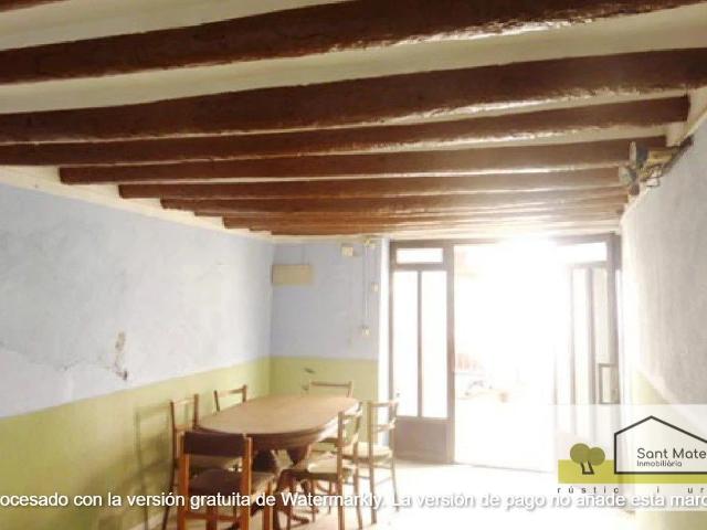 CASA CÉNTRICA EN VENTA EN LA JANA