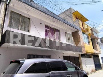 Casa cerca de metro Iztacalco, 2 niveles, 5 recamaras, se aceptan créditos