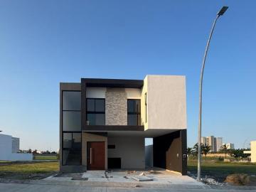 CASA CERCA DE ÁREA VERDE EN VENTA EN PUNTO LOMAS