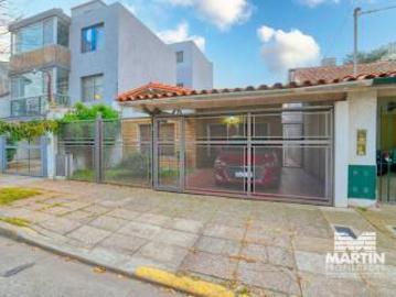 Casa chalet en venta en Beccar 5 ambientes con dependencia de servicio