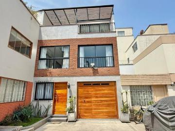 Casa CHALET De Tres Pisos En Condominio Av. Roosevelt Miraflores GCUCHO