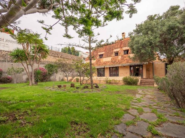 Casa chalet en Venta en Tafira