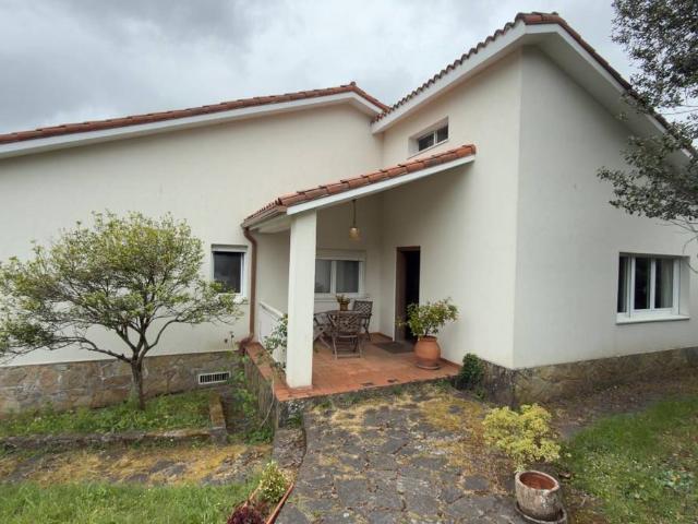 Casa chalet en Venta en Teo