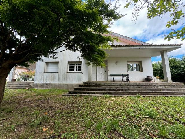 Casa chalet en Venta en Teo