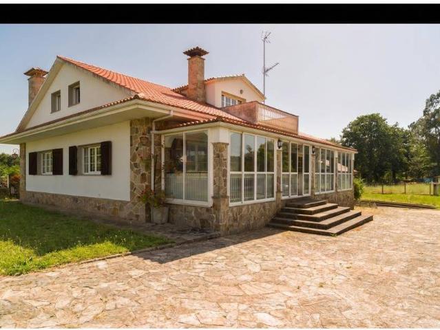 Casa chalet en Venta en Teo