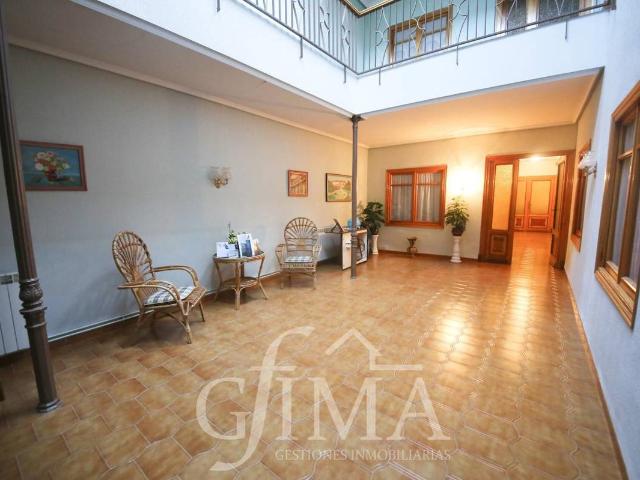 Casa chalet en Venta en Tomelloso