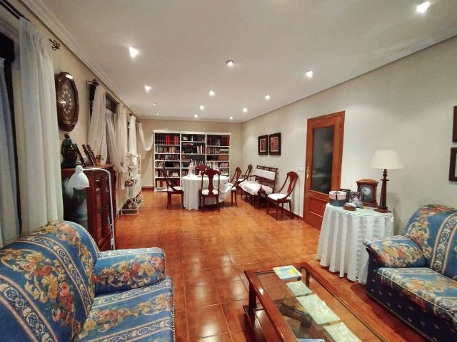 Casa chalet en Venta en Tomelloso