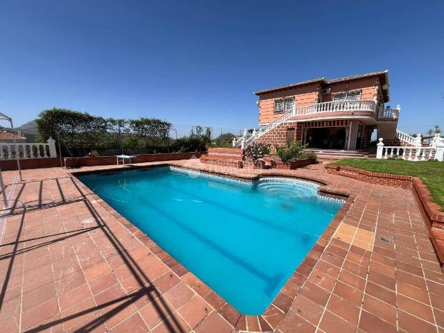 Casa chalet en Venta en Torredonjimeno