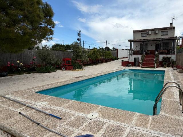 Casa chalet en Venta en Torreperogil