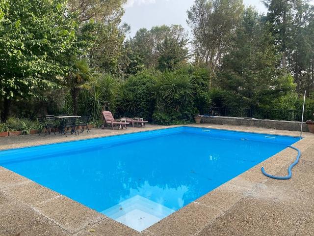 Casa chalet en Venta en Torreperogil