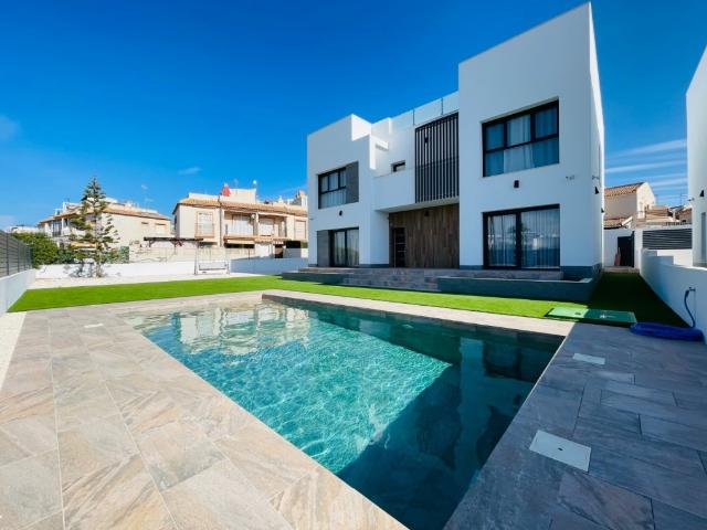 Casa Chalet en Venta en Torrevieja Alicante