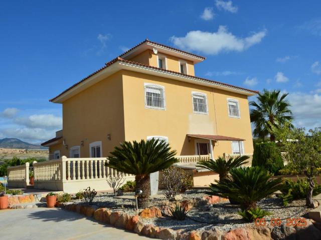 Casa chalet en Venta en Totana