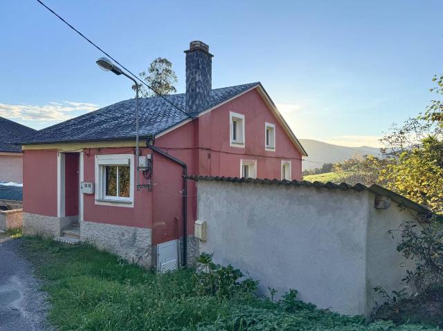 Casa chalet en Venta en Trabada