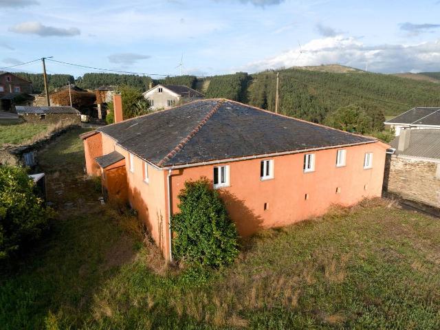 Casa chalet en Venta en Trabada