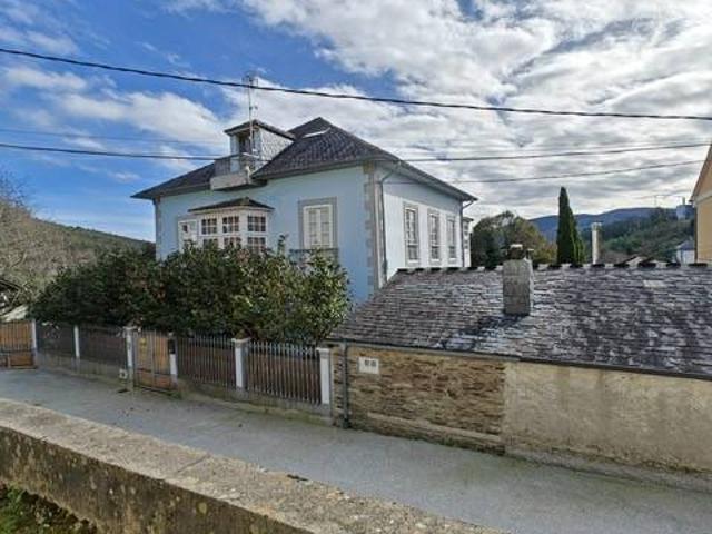 Casa chalet en Venta en Trabada