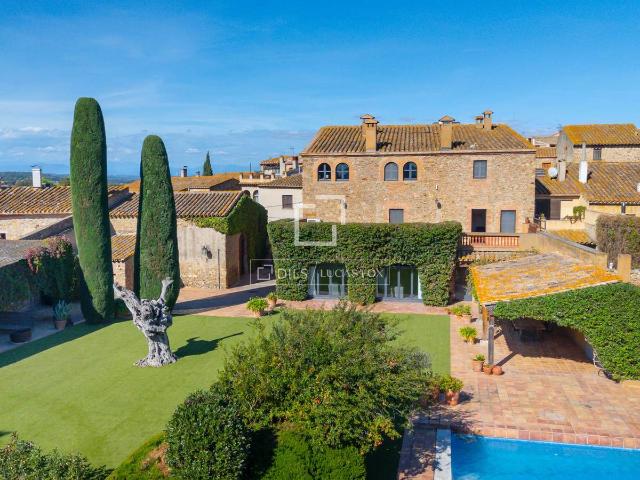 Casa chalet en Venta en Ullastret