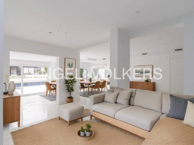 Casa chalet en Venta en Urbanización La Moraleja