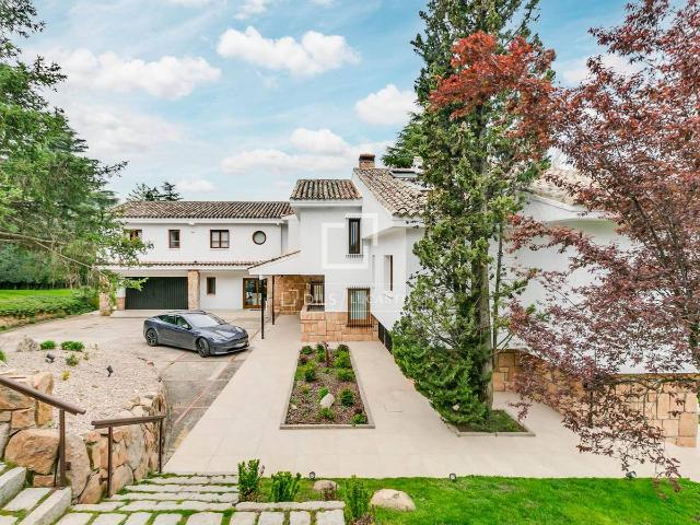 Casa chalet en Venta en Urbanización La Moraleja
