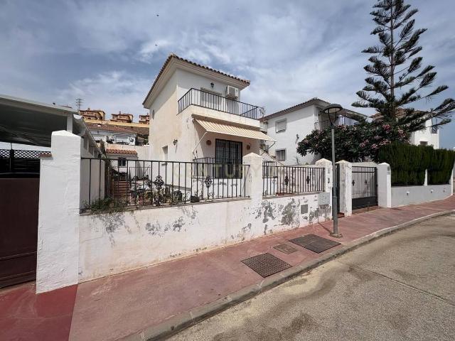 Casa chalet en Venta en Urbanización Santa Rosa