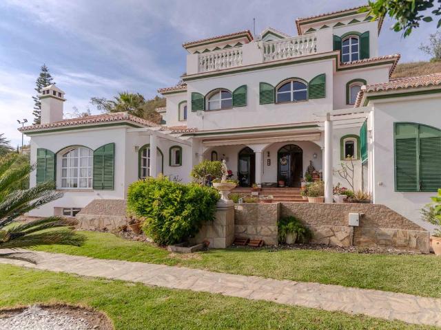 Casa chalet en Venta en Urbanización Santa Rosa