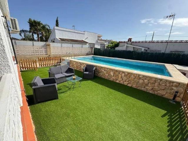 Casa chalet en Venta en Urbanizaciones